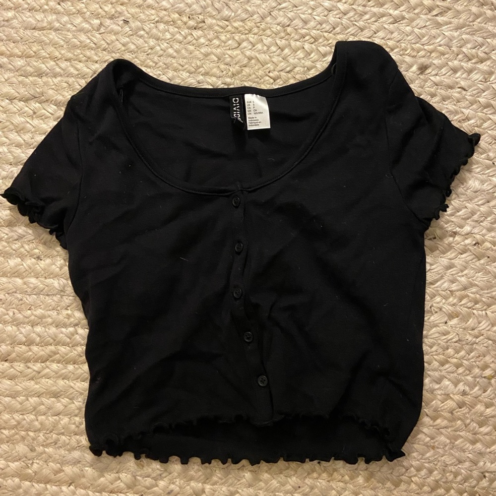 H&M black short sleeve crop top